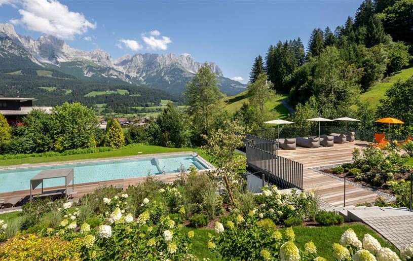 pool-mit-terasse-bearbeitet