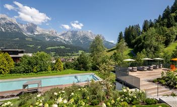 pool-mit-terasse-bearbeitet-3